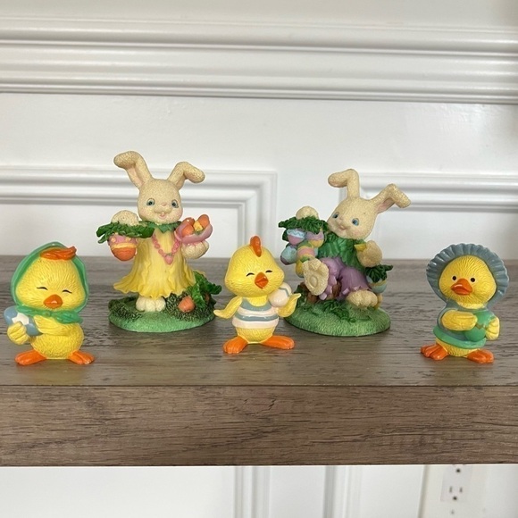 Easter Bunny Figures /Ducklings/Chicks Easter Decorations - Picture 4 of 17